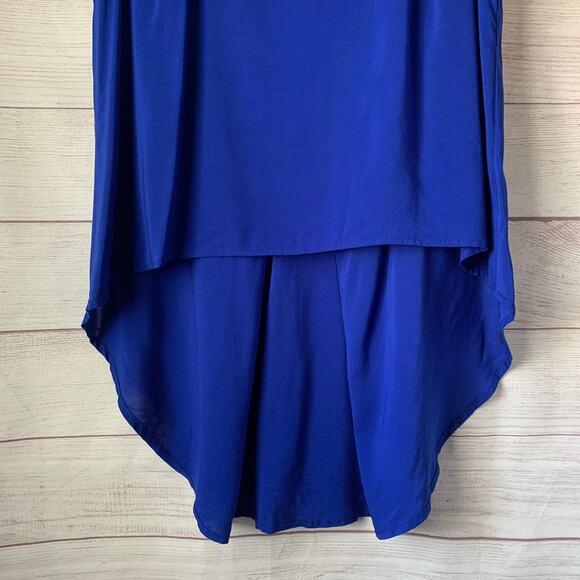 Lily White Hi Low Blue Blouse Short Sleeves Key Hole Tailcoat Style Back Size M - Picture 3 of 14
